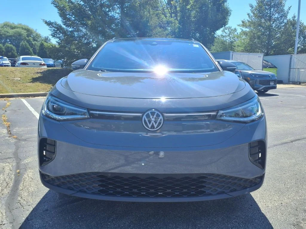 Certified Used 2023 Pure Gray w/Black Roof Volkswagen Pro S image 6