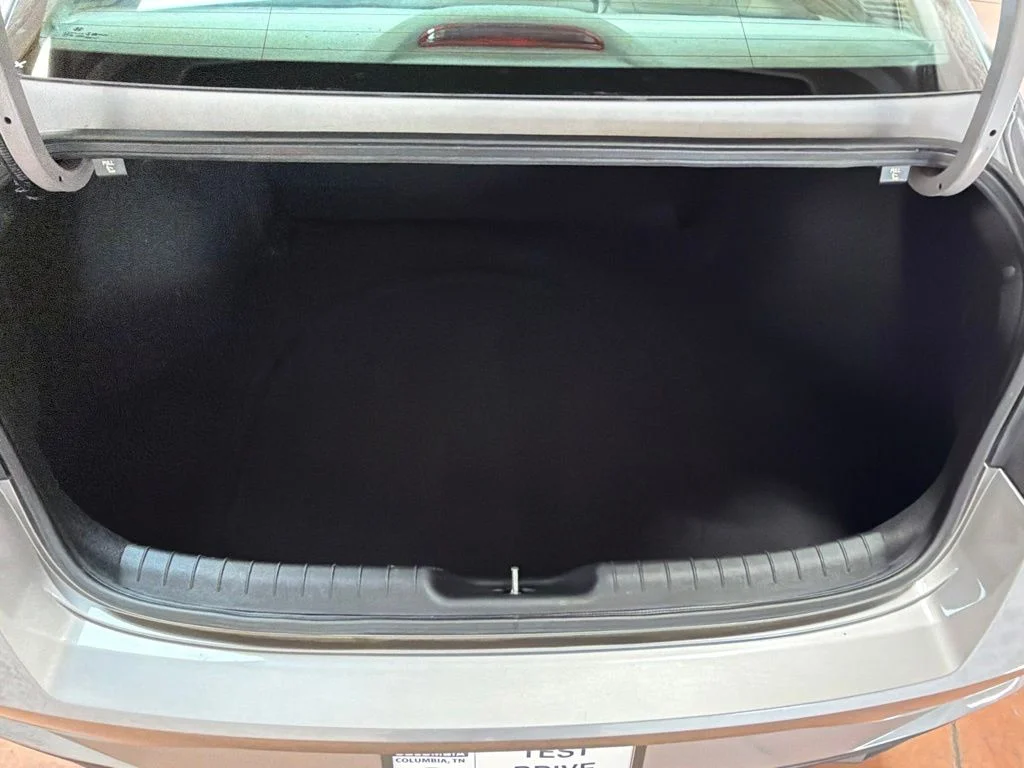 Used 2023 Fluid Metal Hyundai SEL image 13