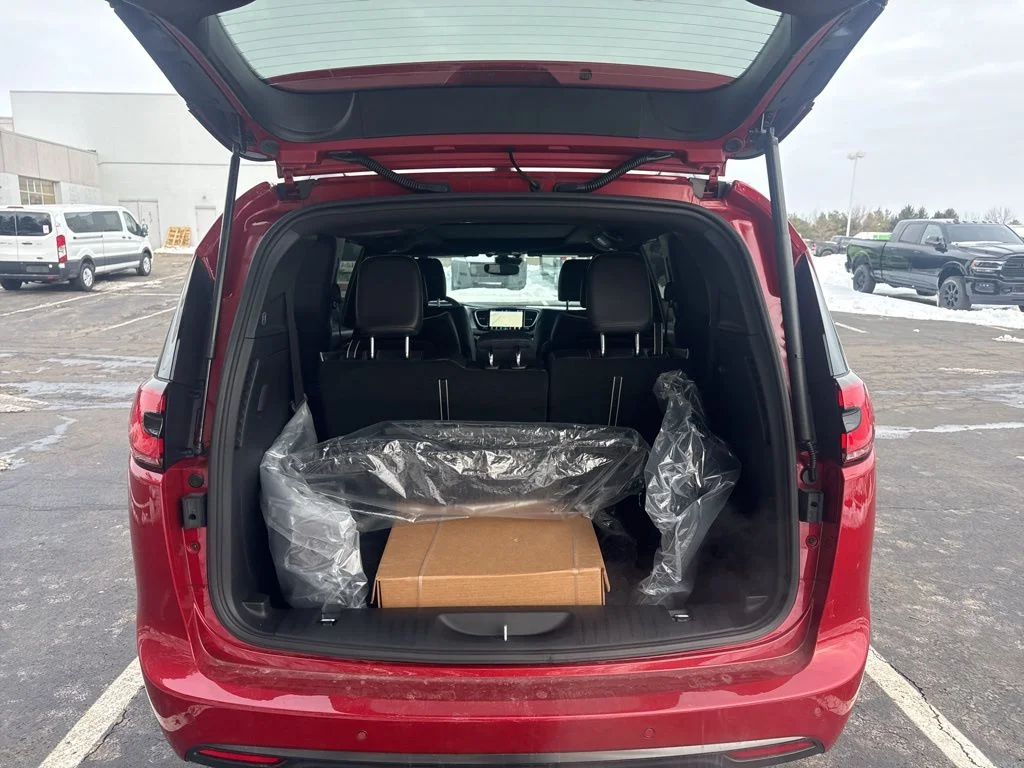 New 2026 Red Hot Pearl-Coat Exterior Paint Chrysler Limited image 48