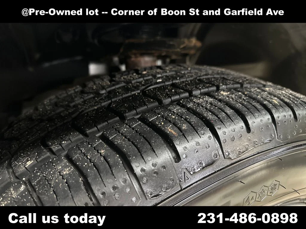 Used 2019 Green Jeep Limited image 12
