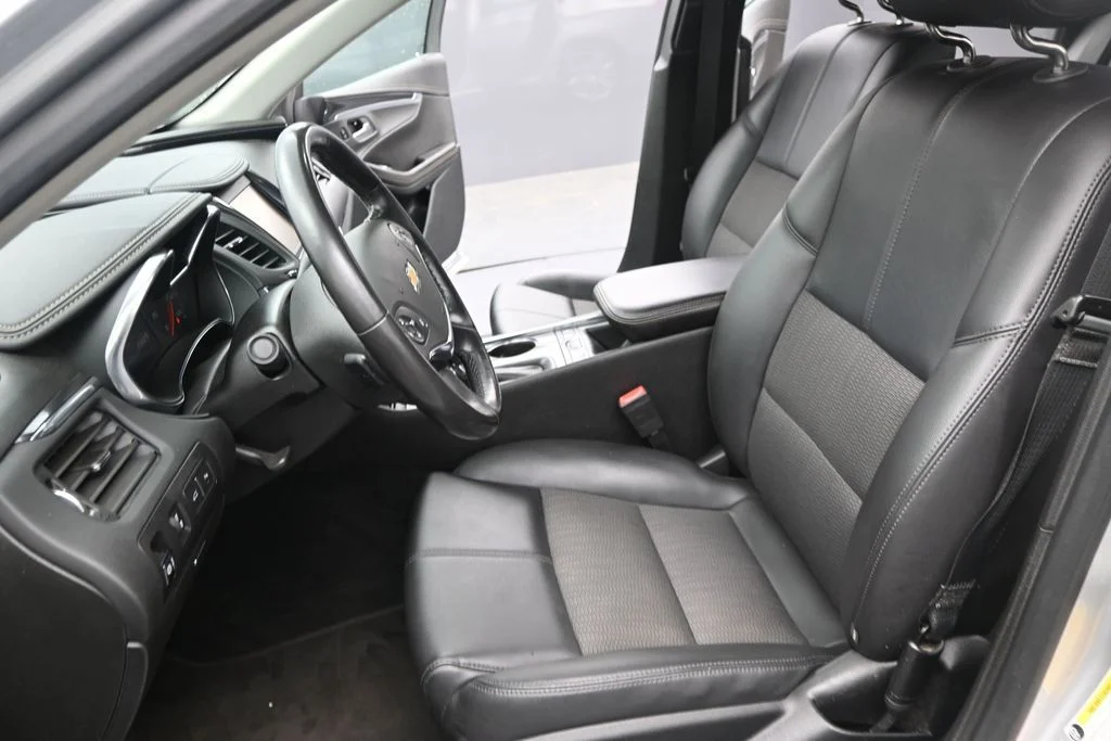 Used 2020 Silver Chevrolet LT image 15