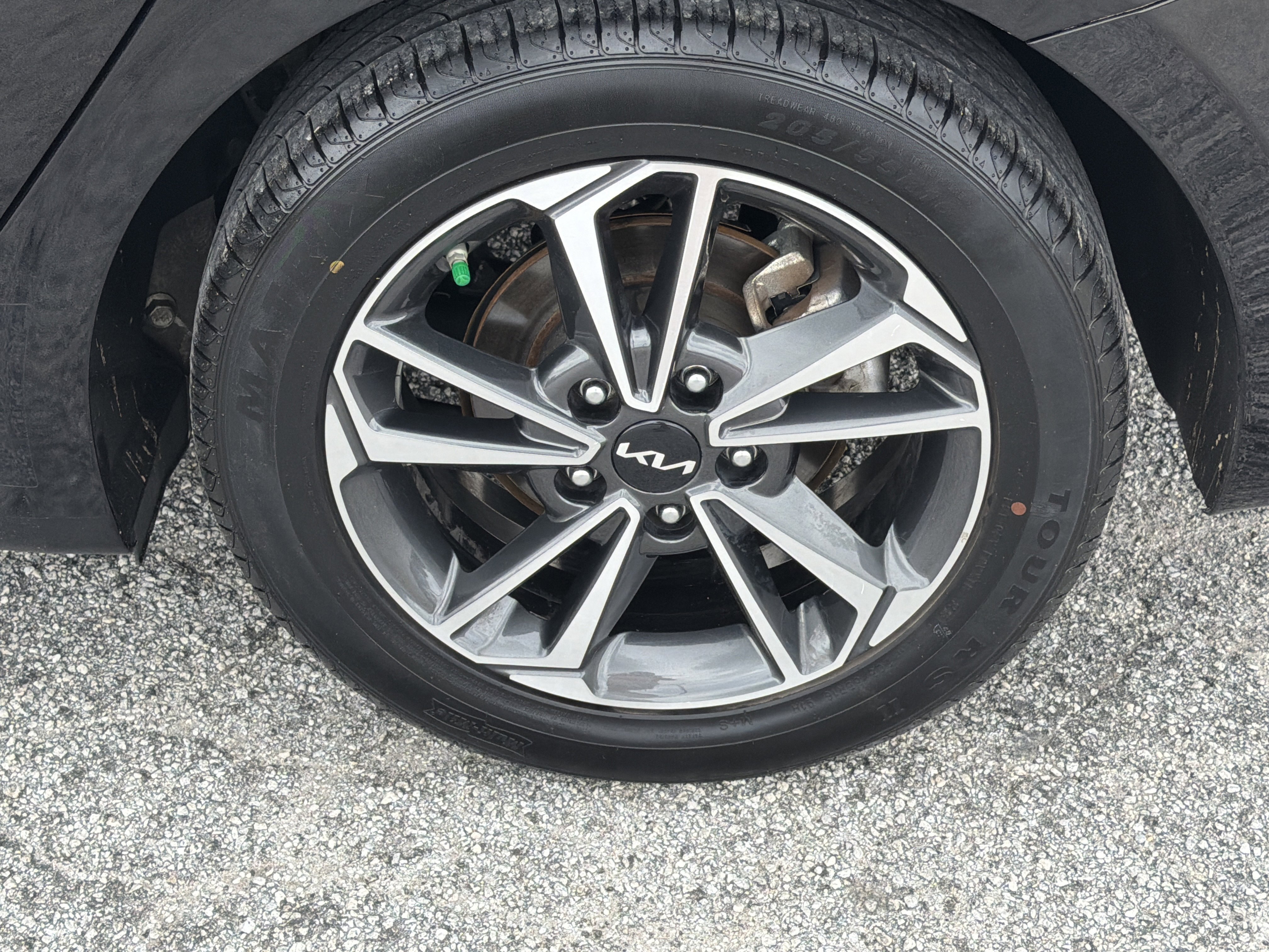 Used 2023 Aurora Black Kia LXS image 18