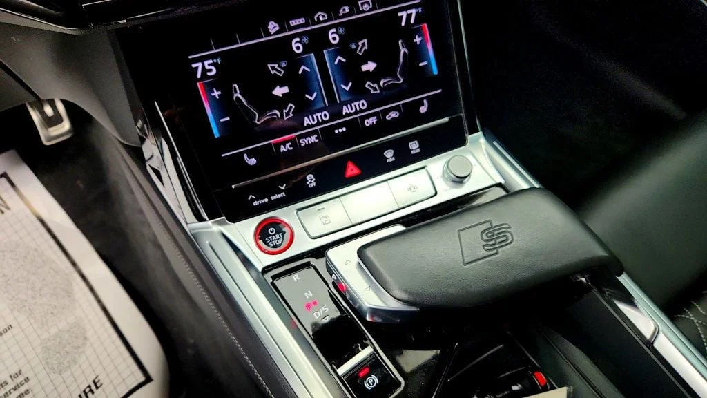 Used 2024 Mythos Black Metallic Audi quattro Premium Plus w/ 19.2 kW Charger & Trailer Hitch image 17
