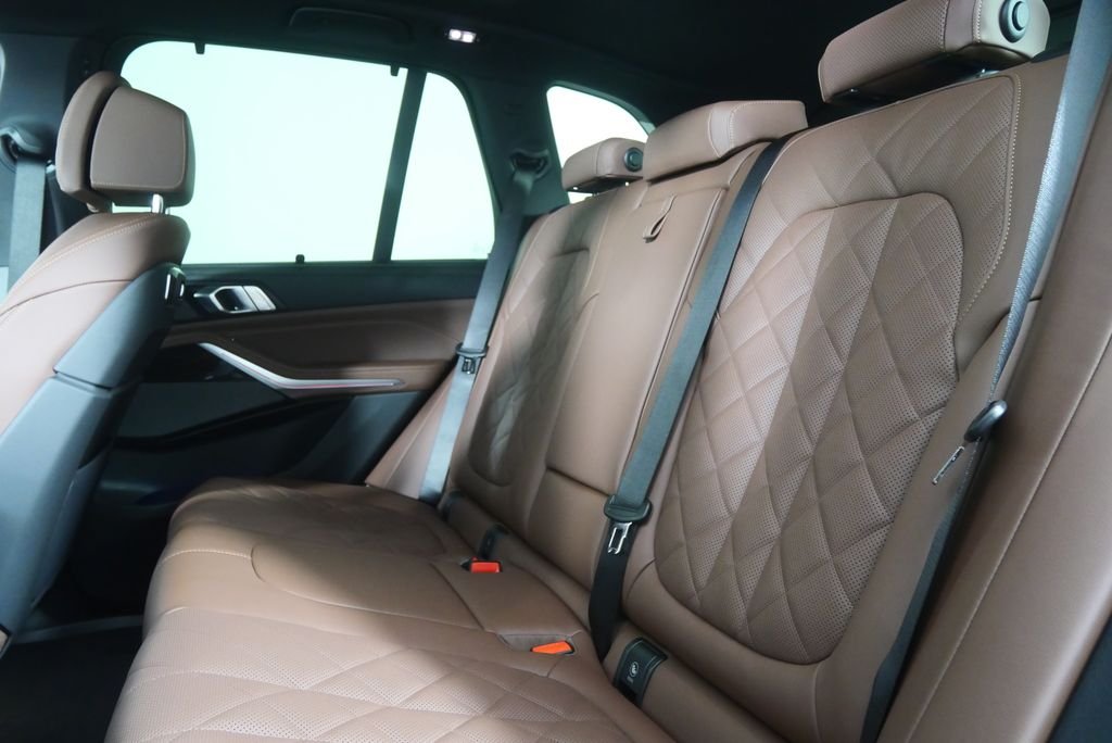 New 2026 Dravit Grey Metallic BMW xDrive40i image 15