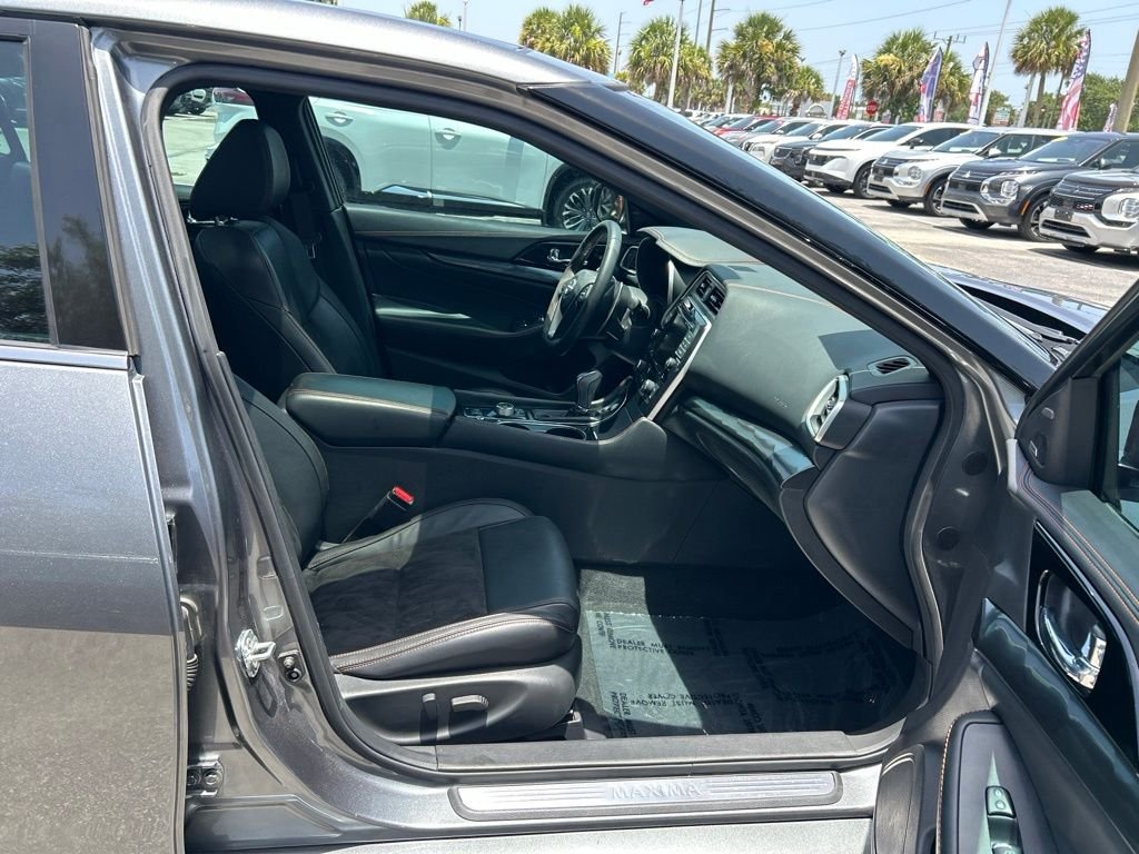 Used 2023 Gray Nissan SR image 42