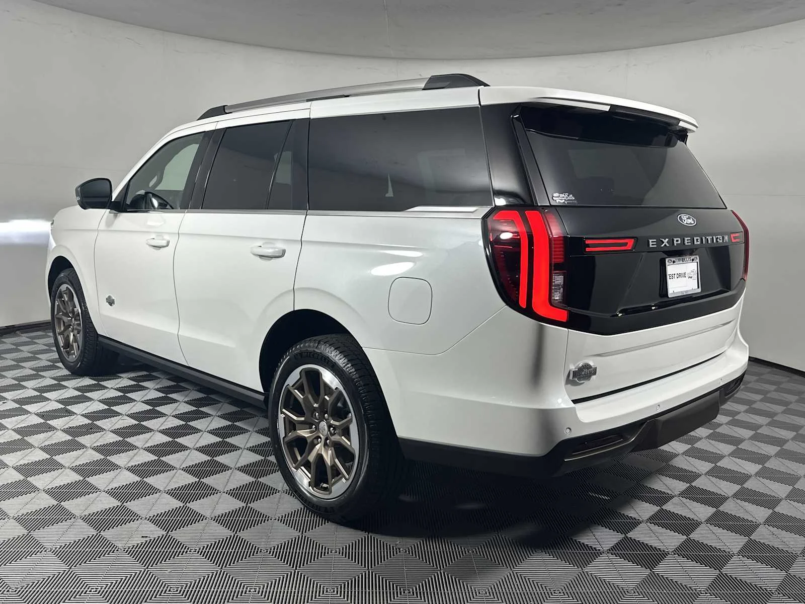 New 2027 Star White Metallic Tri-Coat Ford King Ranch image 6