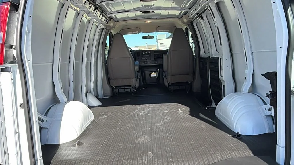 2025 Chevrolet Express Cargo Work Van - Photo 27