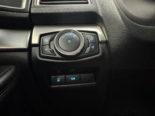 Certified Used 2019 Oxford White Ford XLT image 21