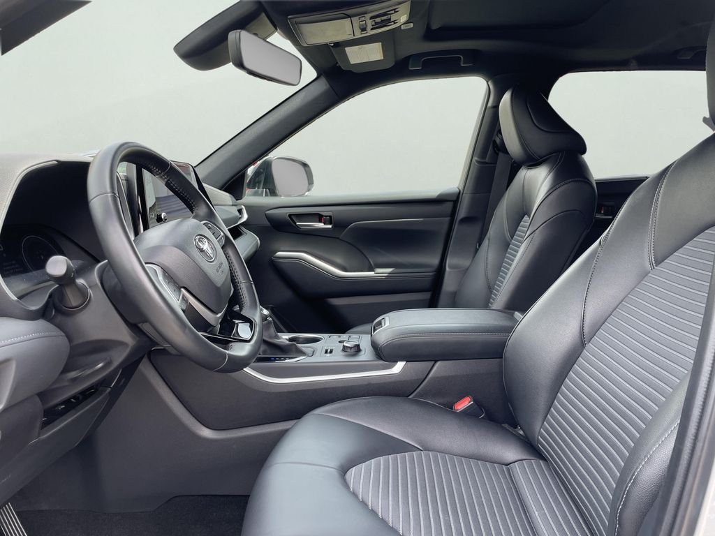 Used 2025 Silver Toyota XSE image 10