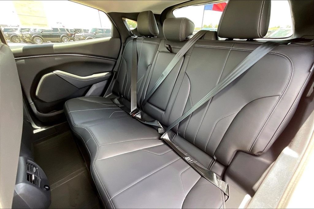 New 2026 Star White Metallic Tri-coat Ford Select image 21