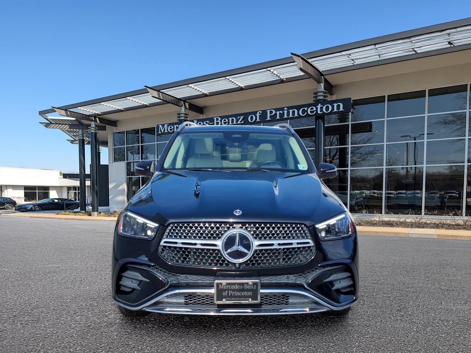 Certified Used 2024 Black Mercedes-Benz GLE 350 4MATIC® SUV image 8