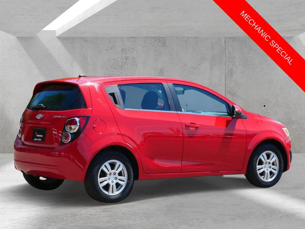 Used 2013 Red Chevrolet LT image 3