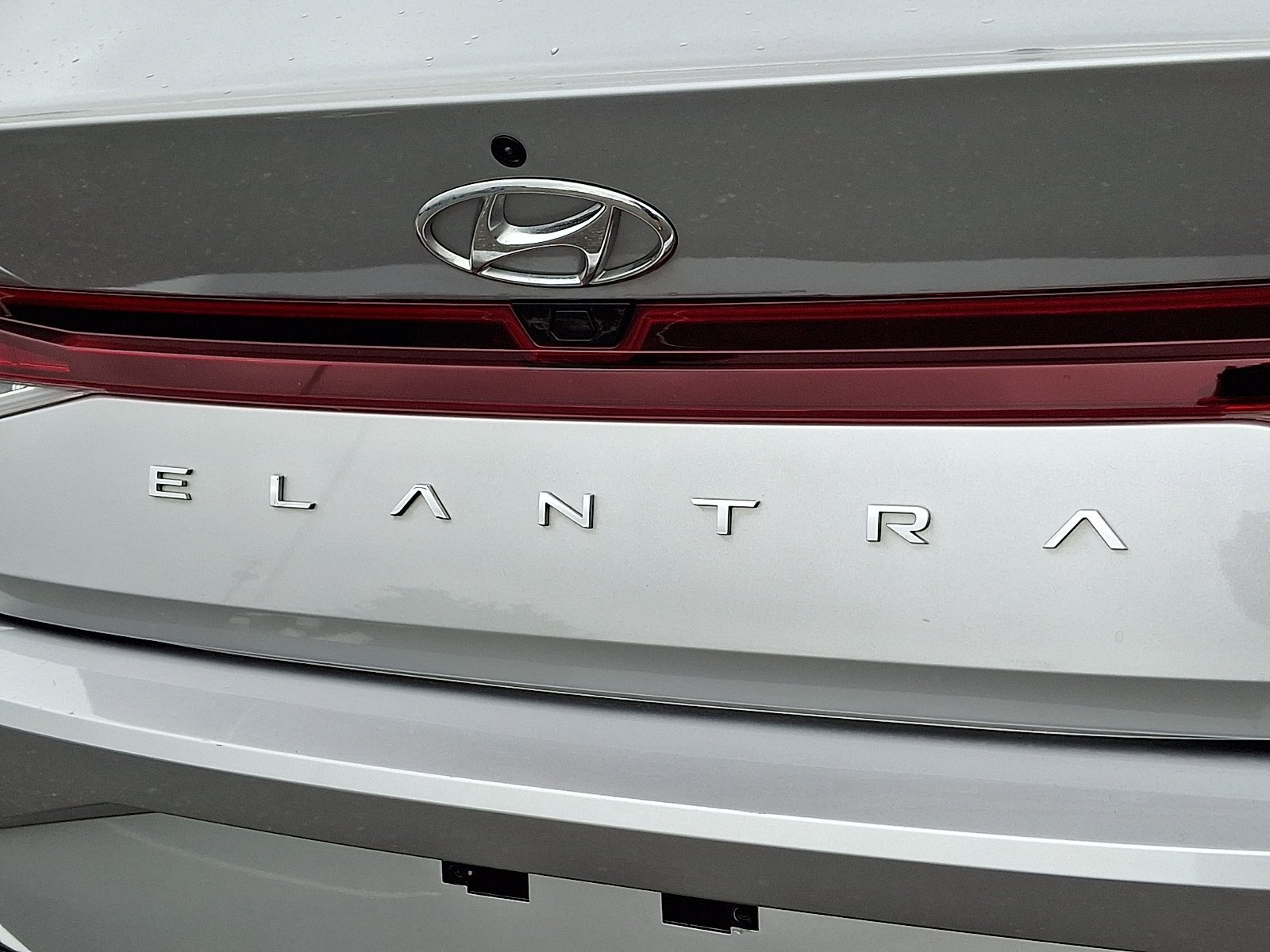 Used 2023 Shimmering Silver Pearl Hyundai SEL image 29