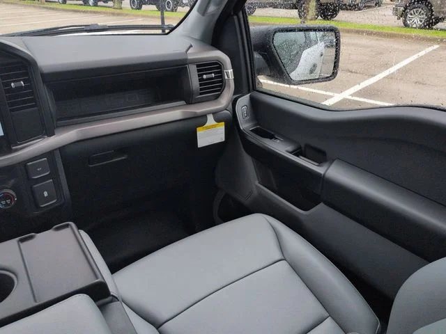 New 2026 Oxford White Ford XL image 17
