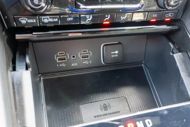 Used 2025 White Jeep Altitude X image 31
