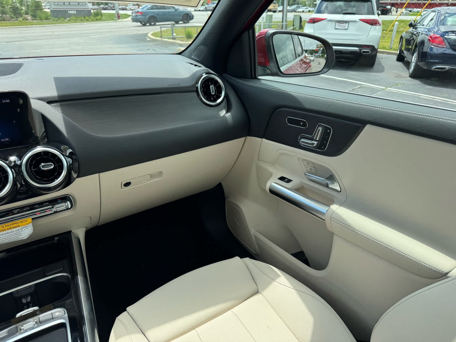 New 2026 MANUFAKTUR Patagonia Red Metallic Mercedes-Benz GLA 250 image 37