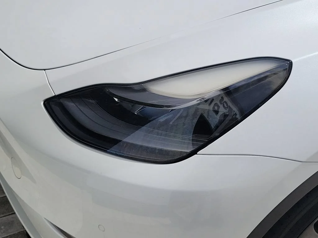 Used 2022 Pearl White Multi-Coat Tesla Performance image 10