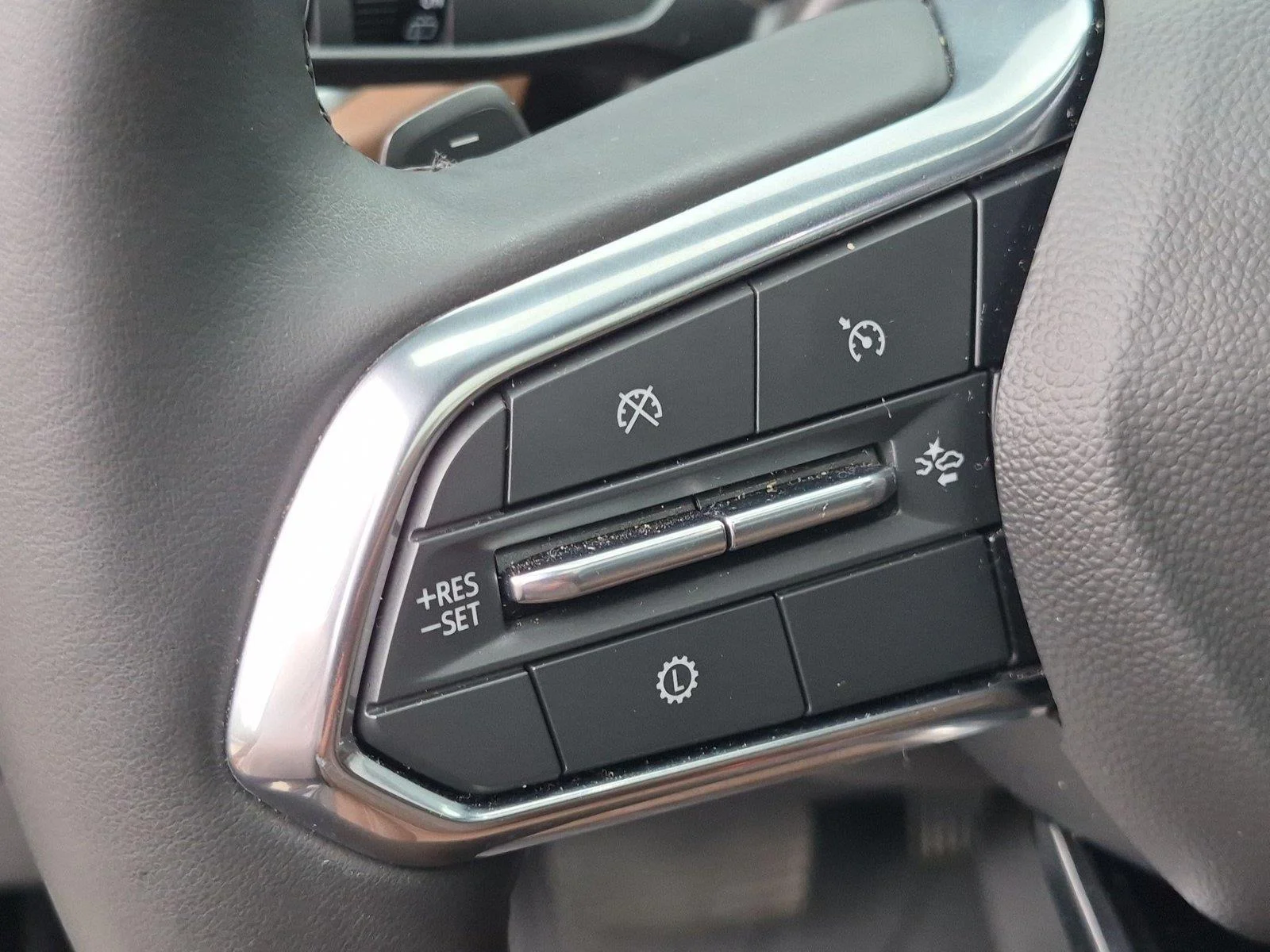 Used 2025 Sterling Gray Metallic Chevrolet High Country image 18