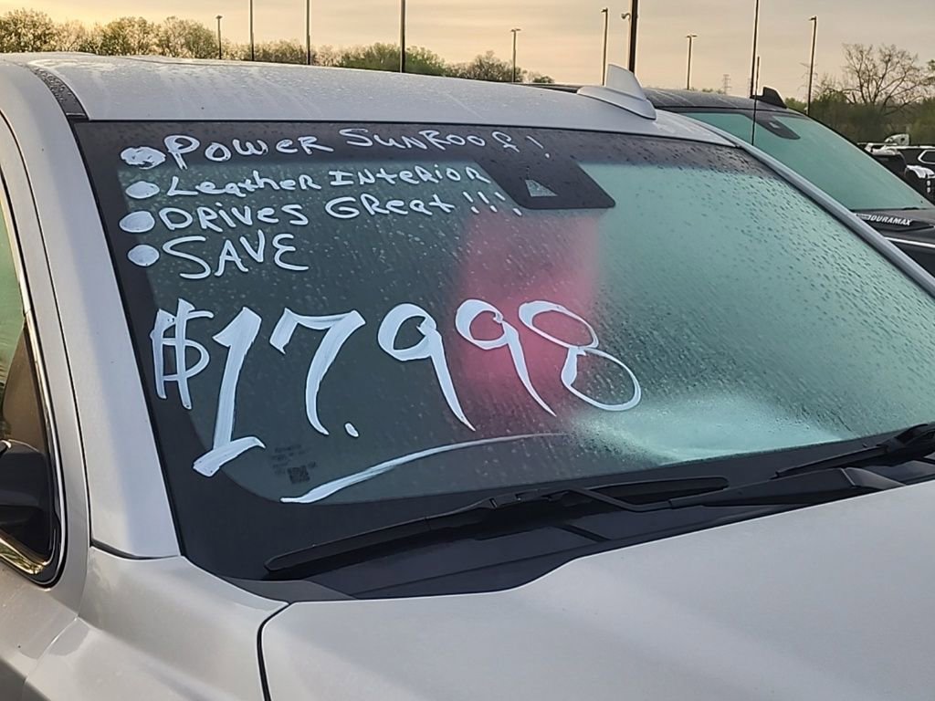Used 2018 SILVER ICE METALLIC Chevrolet LT image 3