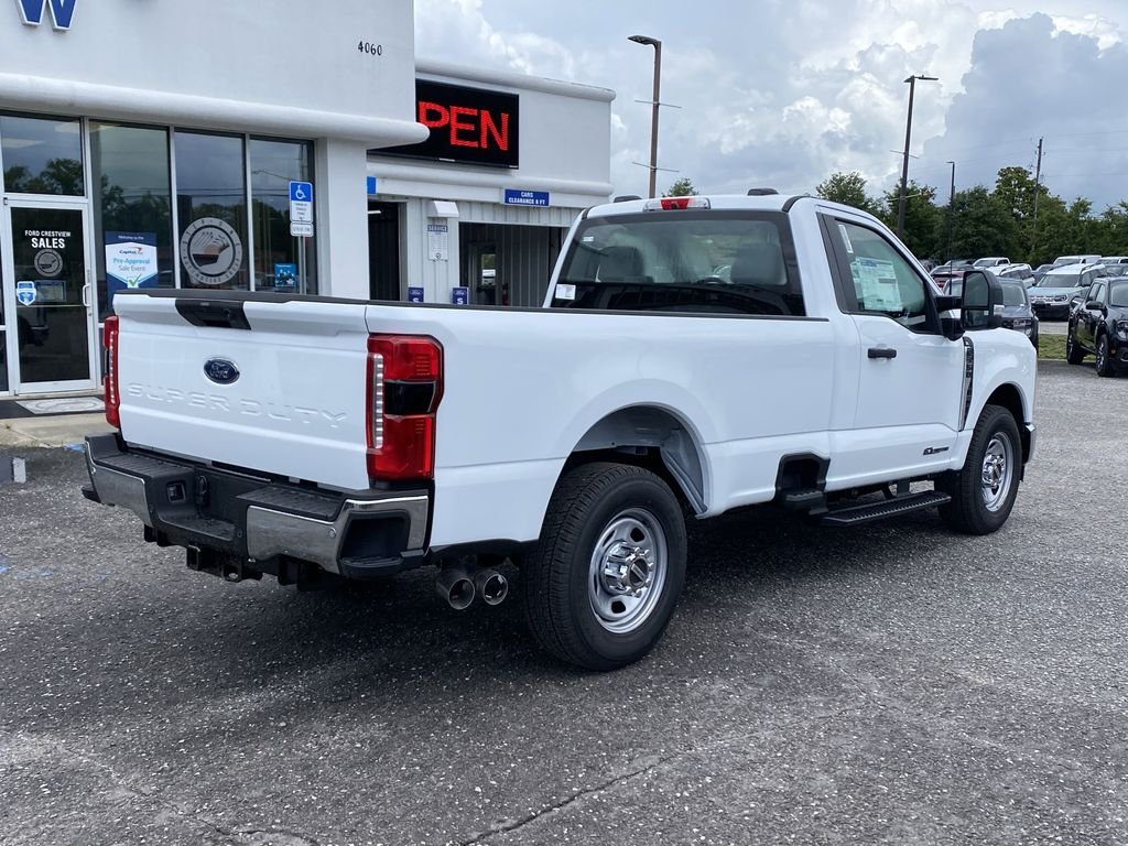 New 2025 Oxford White Ford F-350® XL image 9