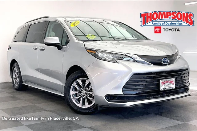 2022 Toyota Sienna LE