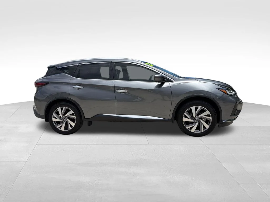 Used 2021 Gray Nissan SL image 9