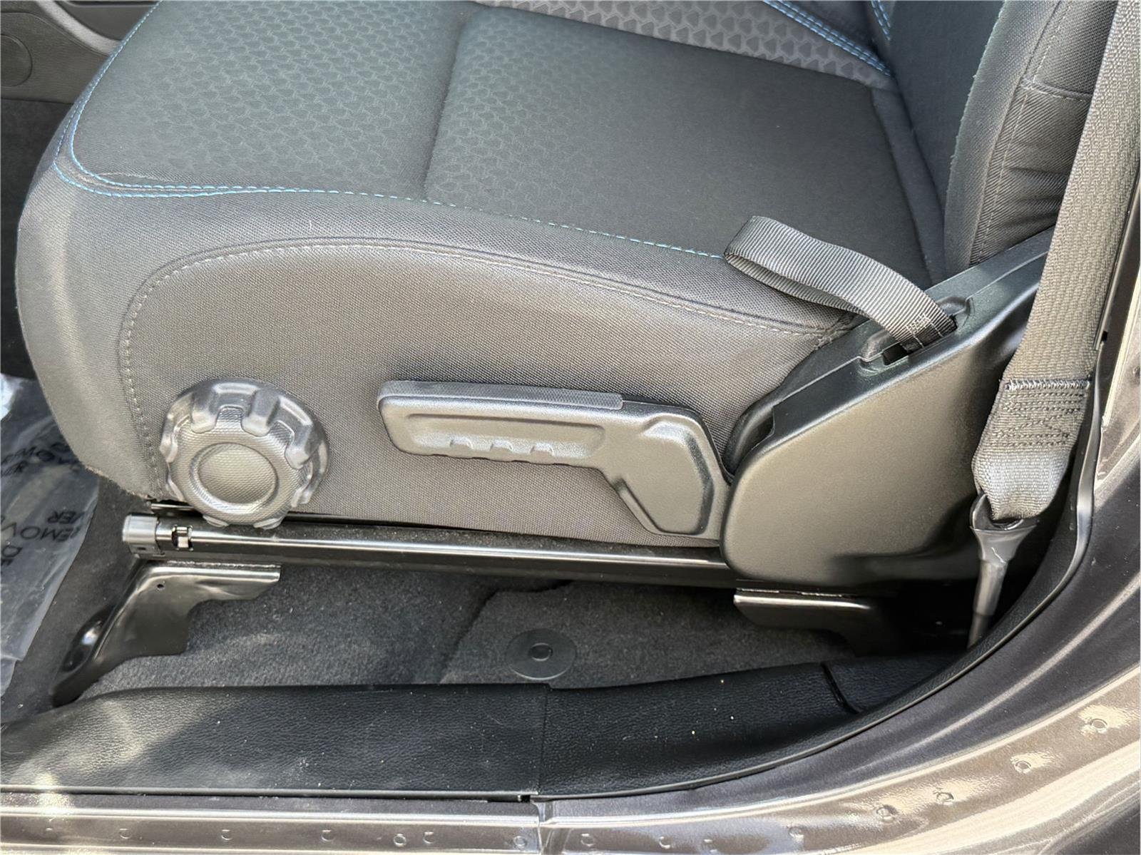 Used 2025 Granite Crystal Metallic Clearcoat Jeep Rubicon image 13