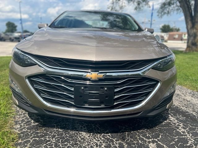 Used 2024 Gray Chevrolet LT image 3