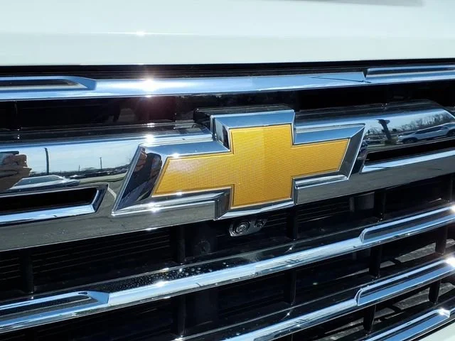Used 2025 Summit White Chevrolet LTZ image 26