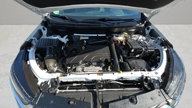 Used 2024 White Chevrolet LT image 32