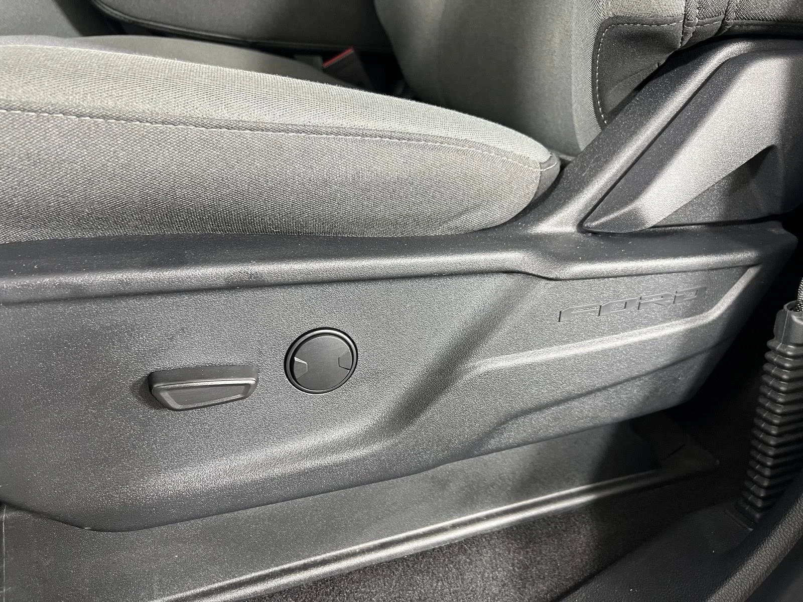 Used 2025 Silver Ford XLT image 13