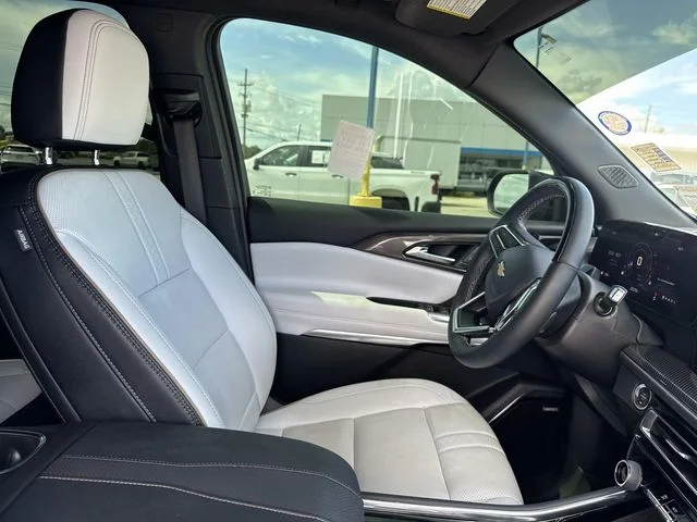 Used 2025 Black Chevrolet High Country image 25