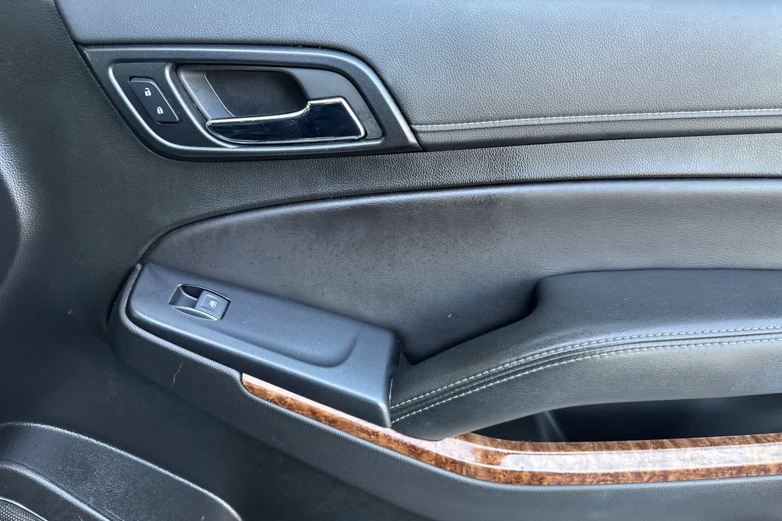 Used 2019 Black Chevrolet Premier image 20