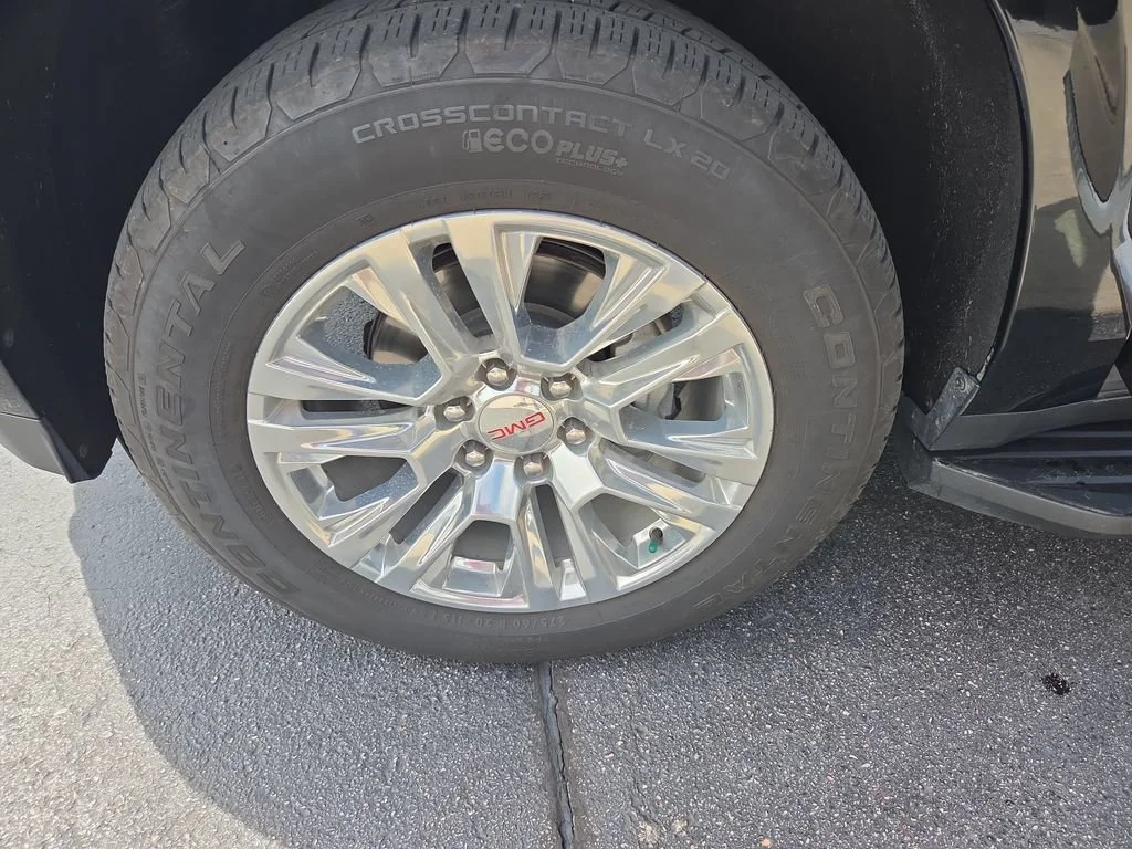 2025 GMC Yukon Denali - Photo 32