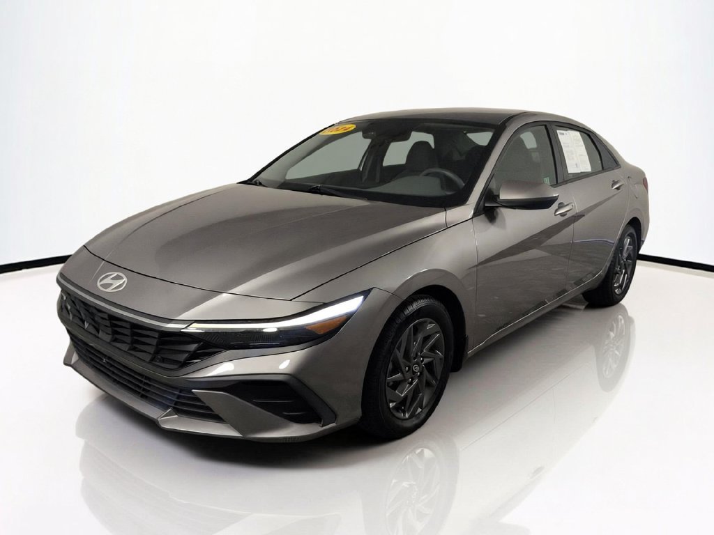 2024 Hyundai Elantra SEL - Photo 11