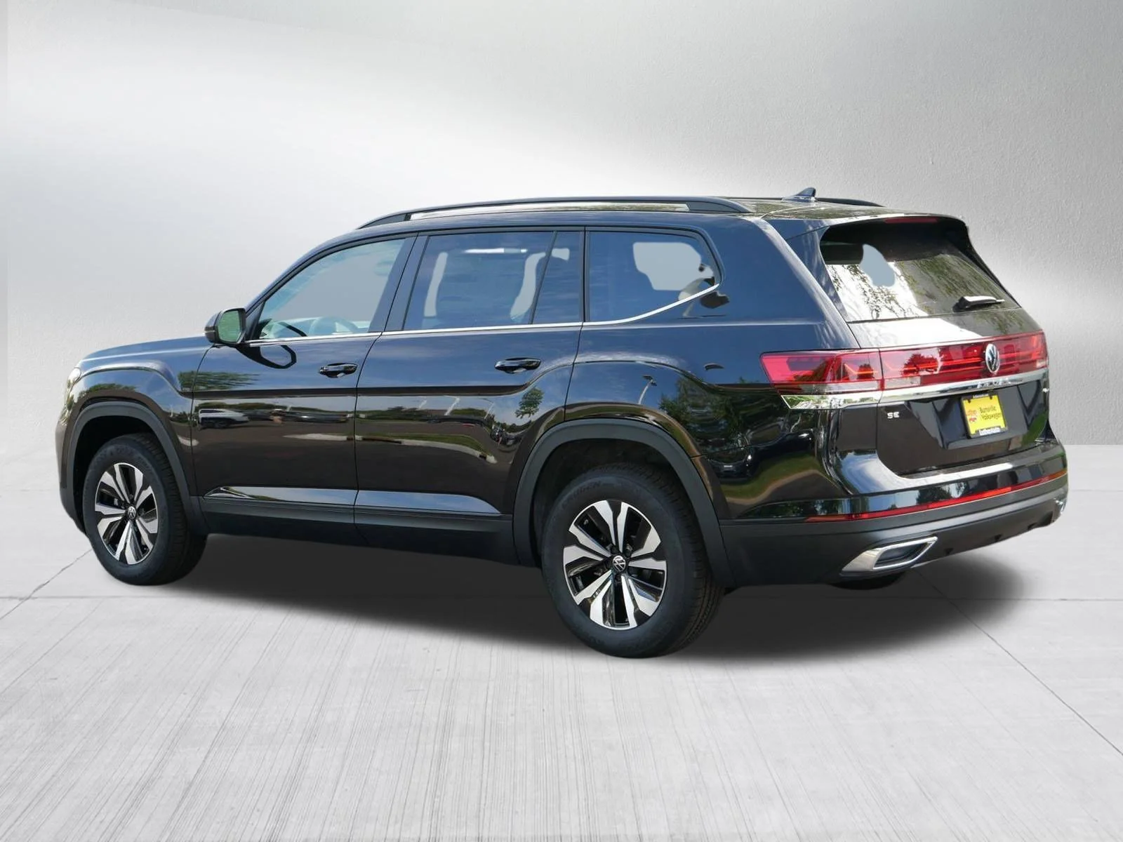 New 2026 Deep Black Pearl Volkswagen 2.0T SE image 3