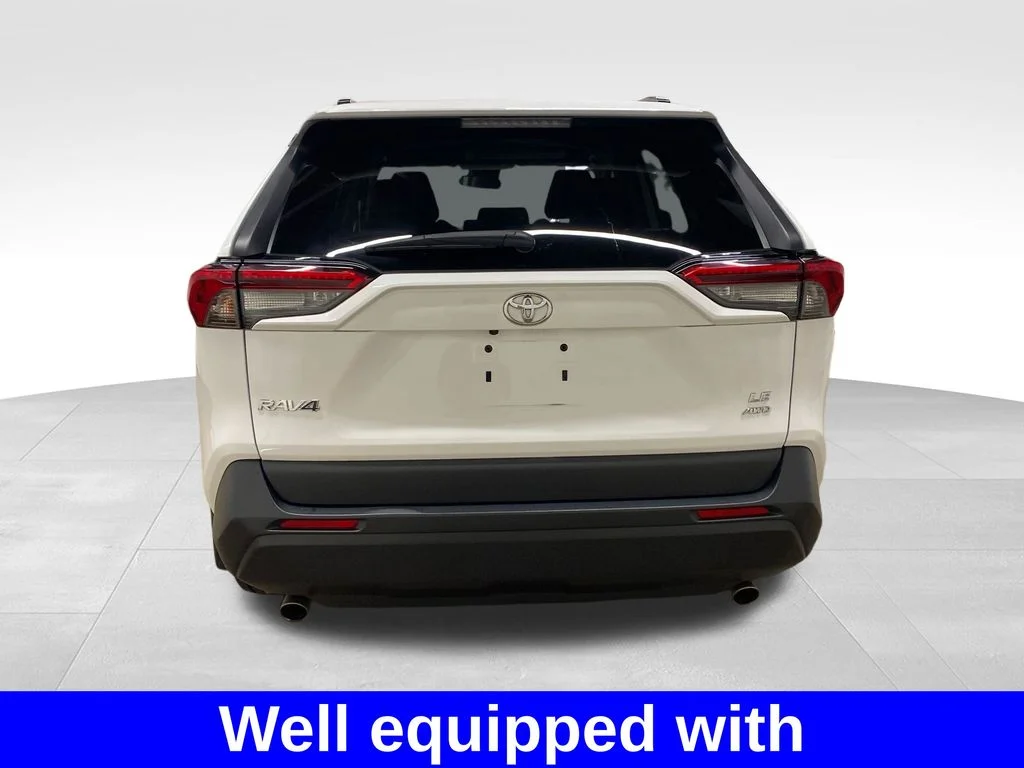 Used 2019 White Toyota LE image 3