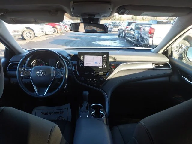 Used 2022 White Toyota LE image 21