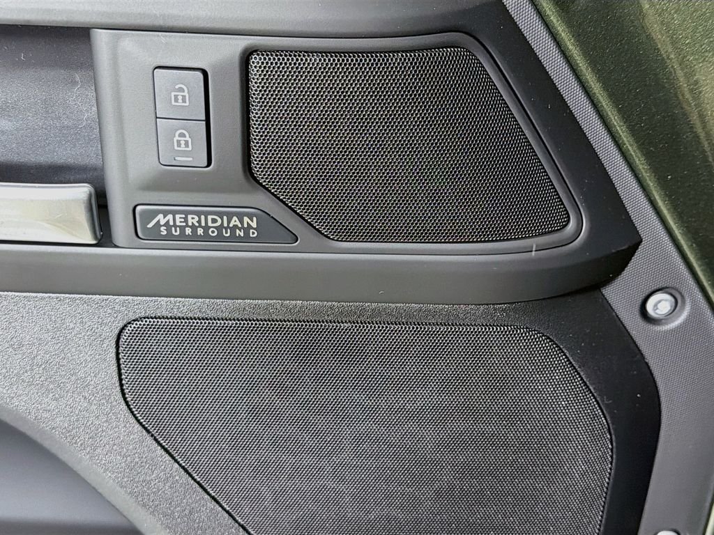 New 2026 Woolstone Green Land Rover X-Dynamic SE image 19