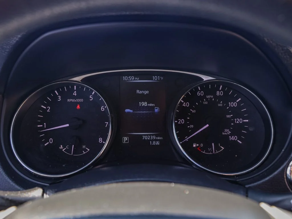 Used 2015 Red Nissan SV image 27