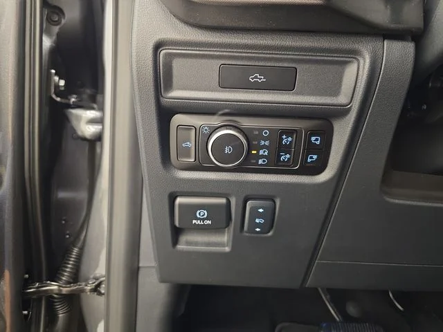 New 2026 Carbonized Gray Metallic Ford Tremor® image 43