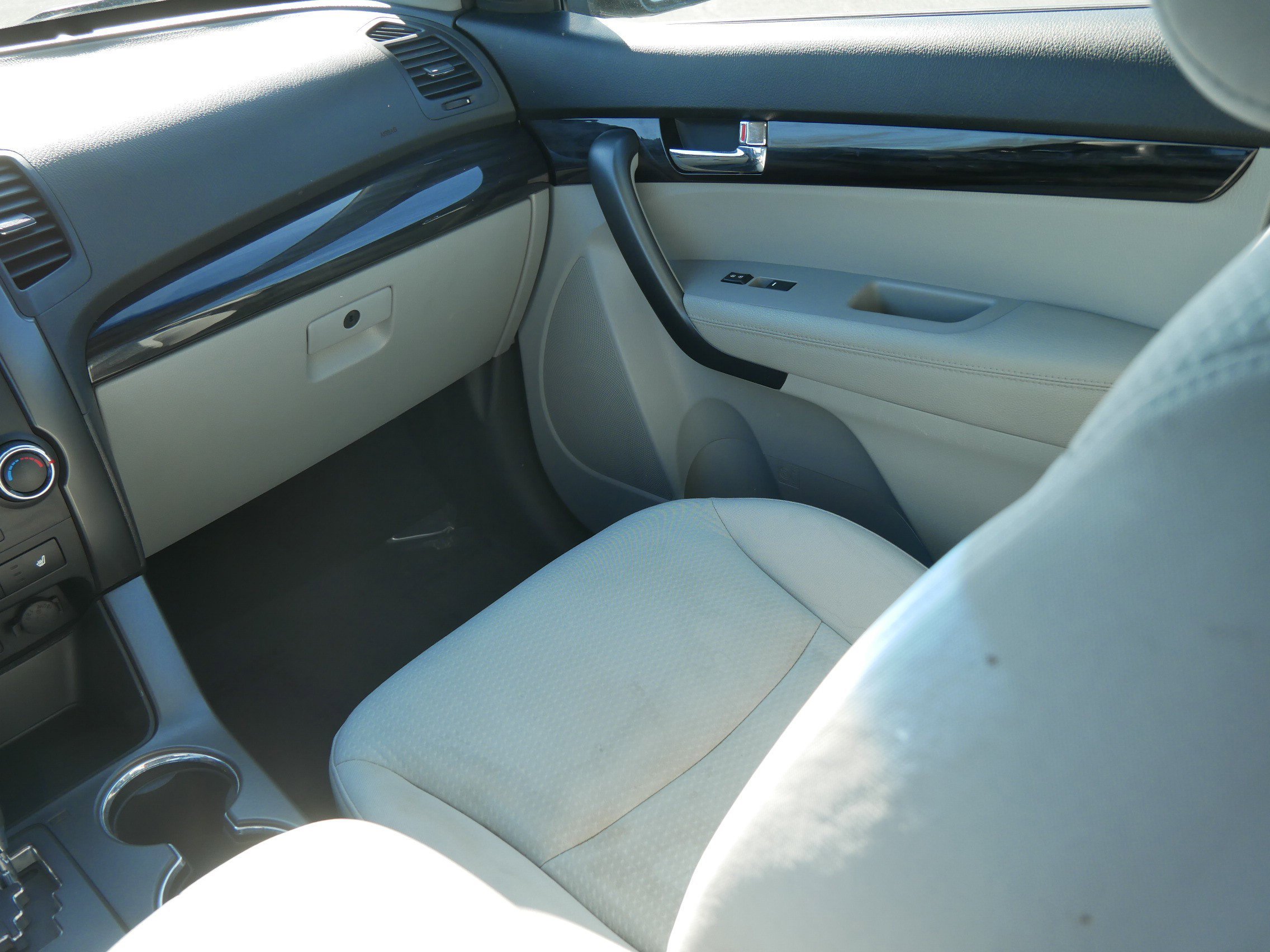 Used 2013 Baltic Blue Kia LX image 17