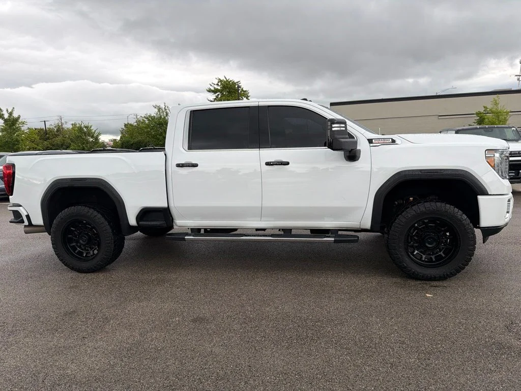 Used 2020 White GMC Denali image 7