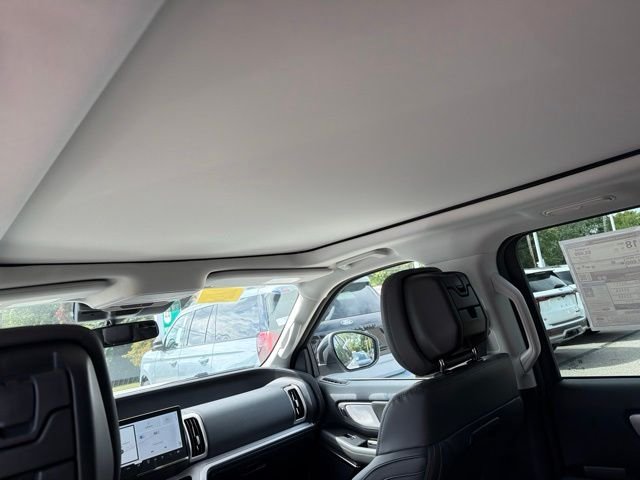 New 2027 Star White Metallic Tri-Coat Ford Active image 10