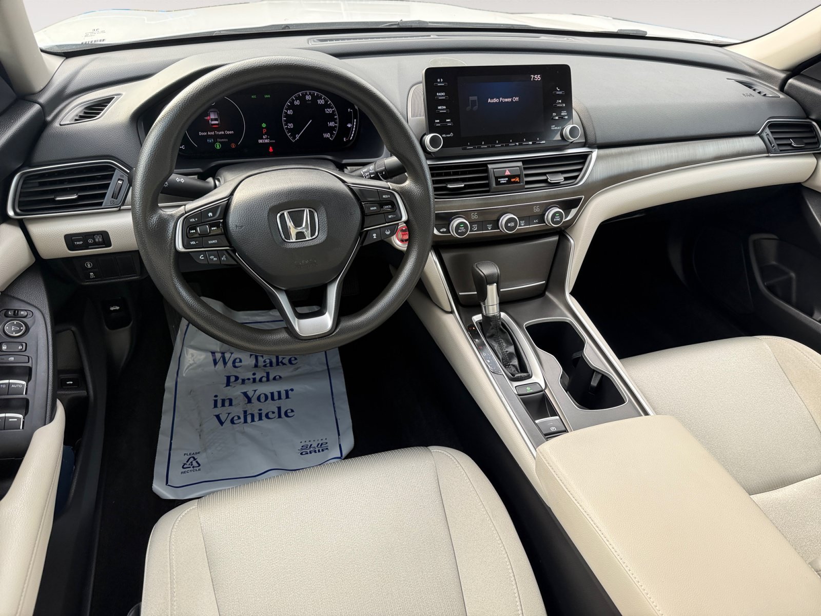 Used 2018 Platinum White Pearl Honda LX image 15