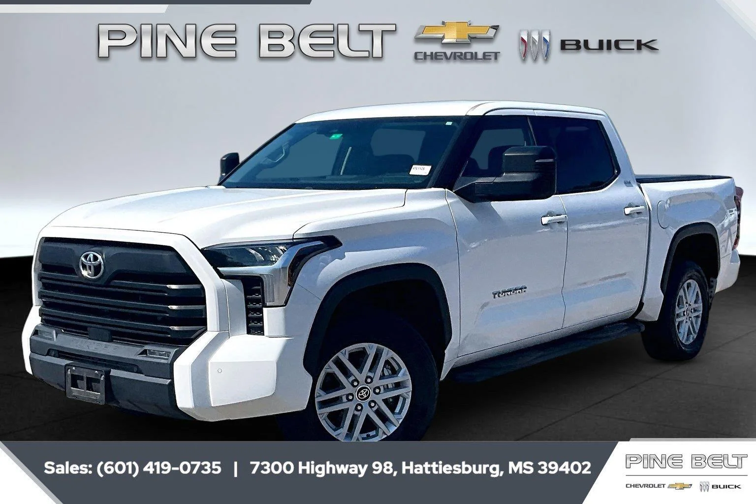 Used 2023 Ice Cap Toyota SR5 image 11
