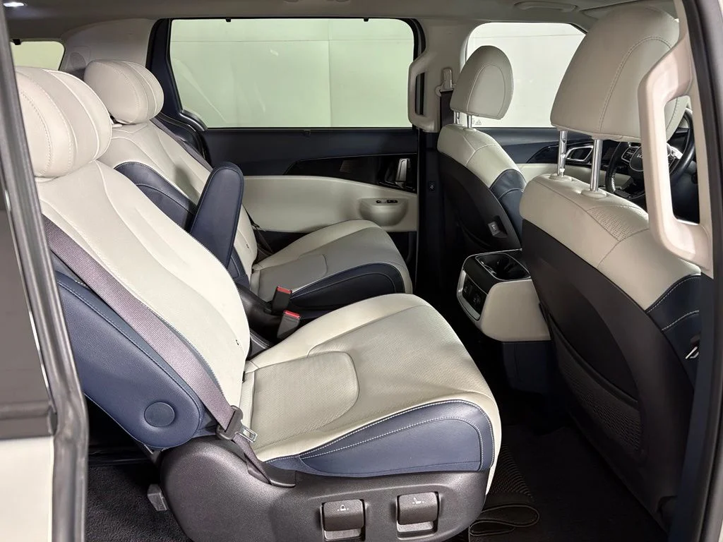 Used 2025 White Kia SX Prestige image 46