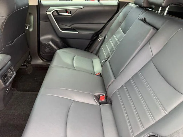 Certified Used 2021 SILVER SKY METALLIC Toyota Hybrid XLE Premium image 32