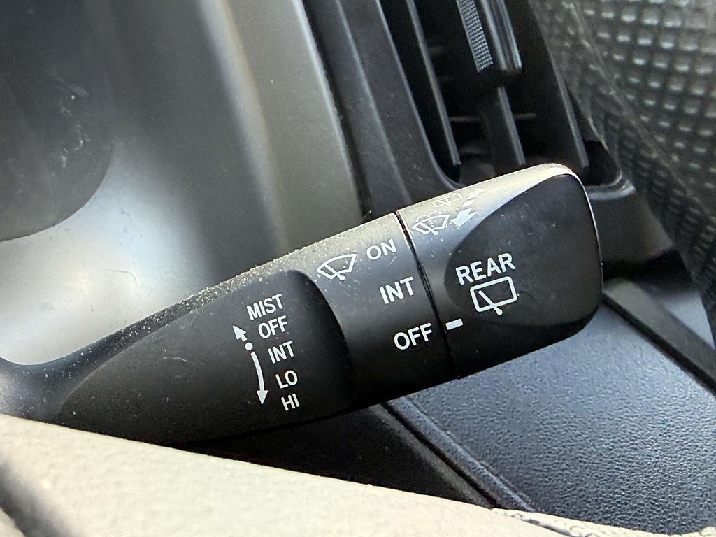 2016 Toyota RAV4 LE - Photo 21