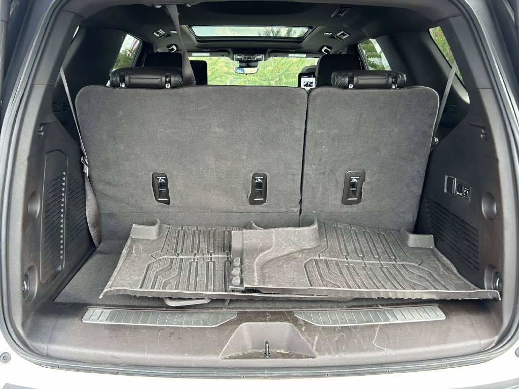 Used 2023 White GMC Denali image 10